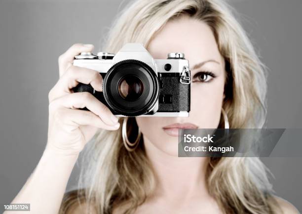 여자 쥠 카메라 한 명의 여자만에 대한 스톡 사진 및 기타 이미지 - 한 명의 여자만, 한 사람, 렌즈-광학 기기