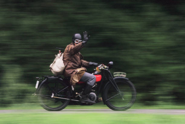 ビンテージバイクレーサー、モーションブラー ストックフォト