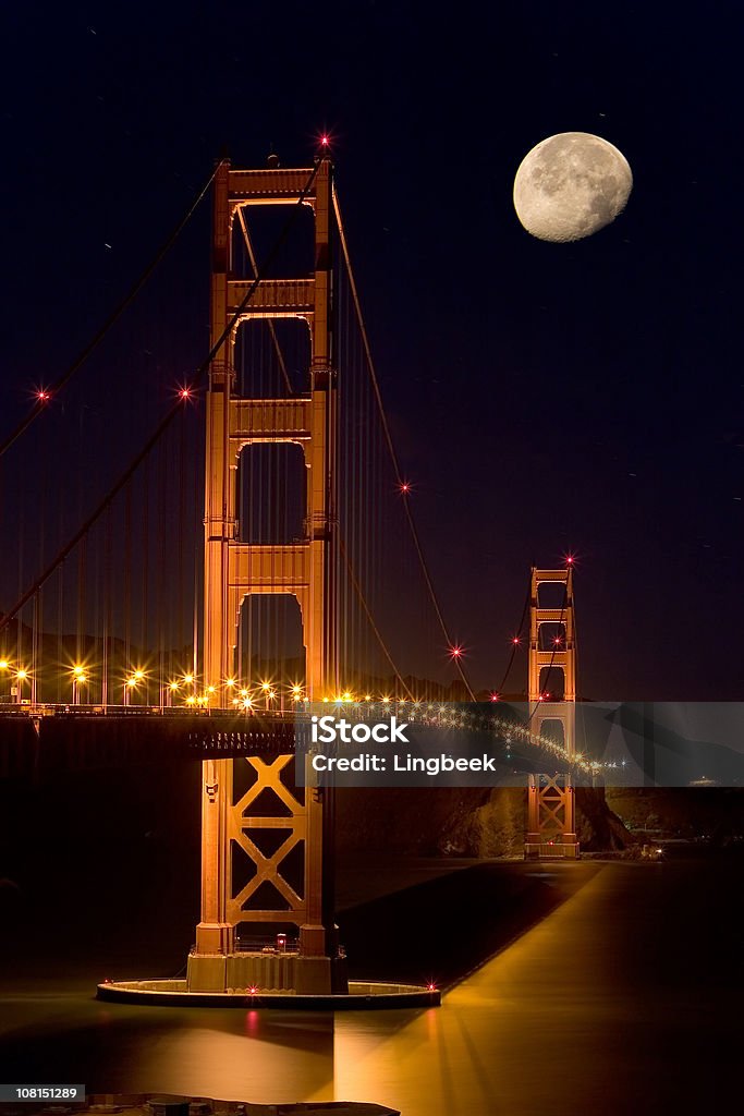 Golden Gate Bridge, Сан-Франциско, moonlight - Стоковые фото Американская культура роялти-фри