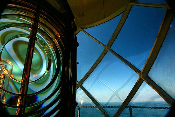 farol beacon palos verdes, califórnia - lighthouse beacon sailing storm - fotografias e filmes do acervo