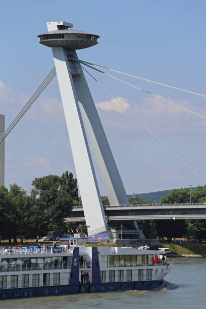 snp bridge bratislava - europe bridge editorial eastern europe imagens e fotografias de stock
