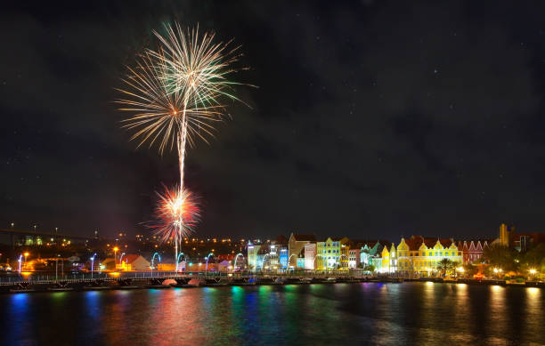 Fuegos artificiales en Curacao - foto de stock