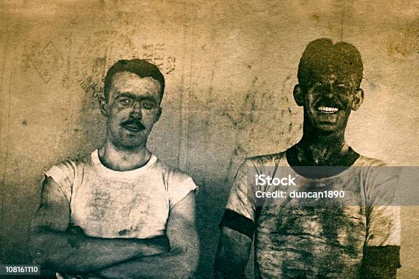 Foto de Retrato De Duas Jovens Homens Coberto De Sujeira Antigo e mais fotos de stock de 25-30 Anos