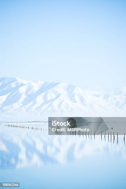 Reflexion Von Snowy Mountains Stockfoto und mehr Bilder von Schnee - Schnee, Utah, Nicht-städtisches Motiv