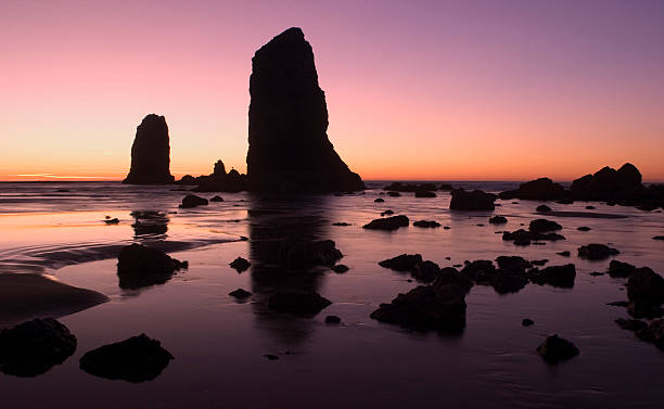 Abenddämmerung im Cannon Beach, der Küste von Oregon – Foto