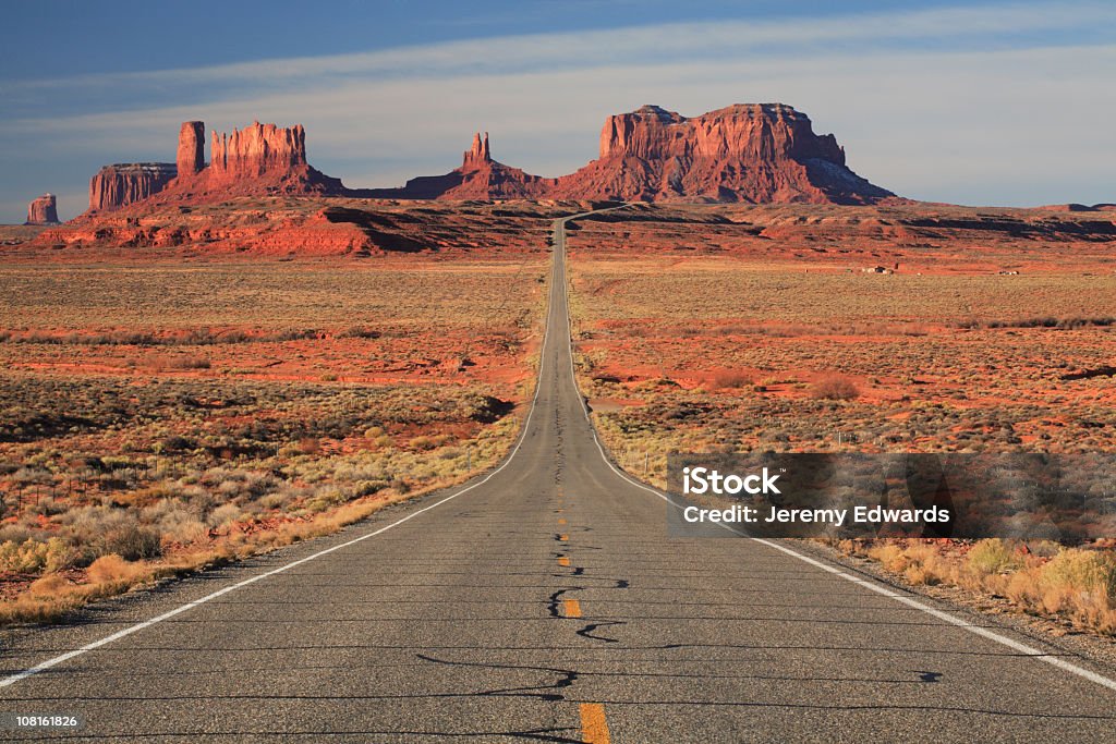 Route dans le Monument Valley - Photo de Arizona libre de droits