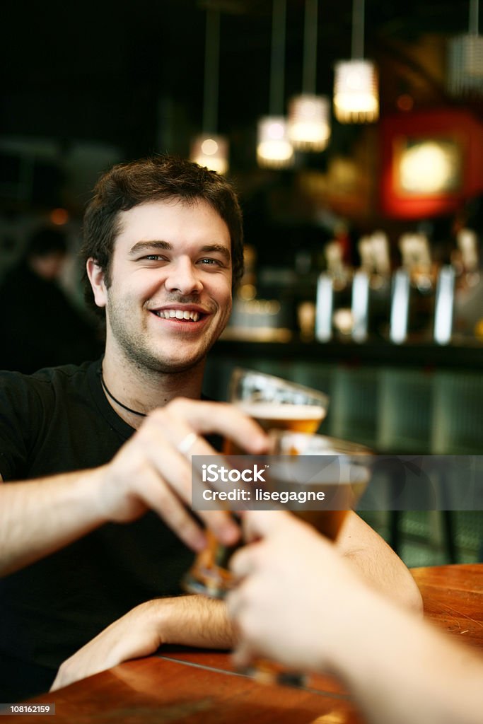 Brindis - Foto de stock de 20 a 29 años libre de derechos