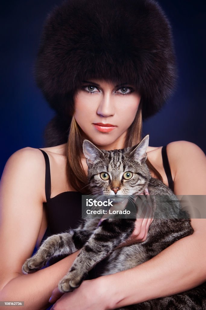 Mulher com Gato em mãos - Royalty-free Adulto Foto de stock
