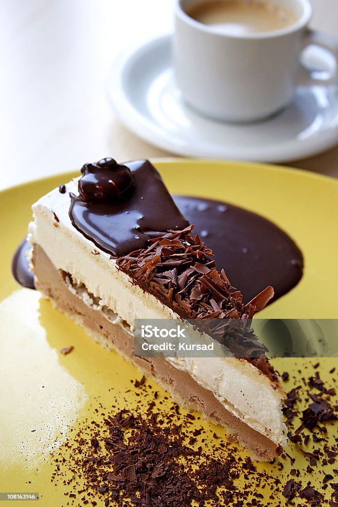 Gâteau au fromage avec du café - Photo de Cheesecake libre de droits