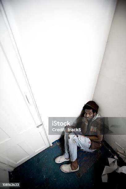 Isolation Stockfoto und mehr Bilder von Angst - Angst, Ansicht aus erhöhter Perspektive, Nur Männer