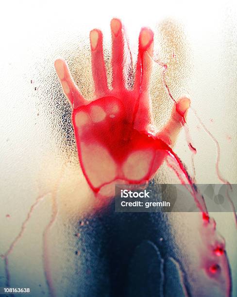 Bloody Contra La Ventana De Esmerilado De Mano Foto de stock y más banco de imágenes de Homicidio - Homicidio, Una sola mujer, Cristal - Material