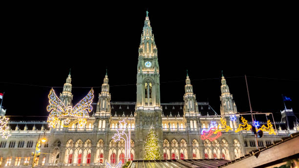 ratusz wiedeń i jarmark bożonarodzeniowy w nocy z niesamowitymi światłami - vienna austria vienna town hall night zdjęcia i obrazy z banku zdjęć