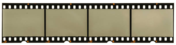 varredura de alta resolução real de uma película de filme de 35mm em fundo branco - camera old retro revival old fashioned - fotografias e filmes do acervo