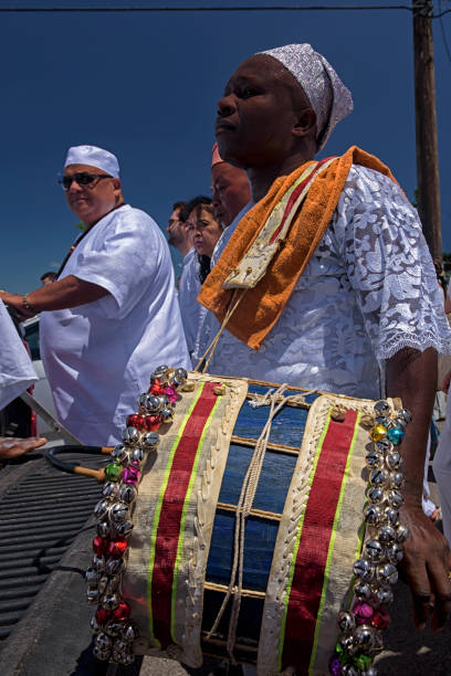 jugadores de atabaque - african descent drum african culture day fotografías e imágenes de stock