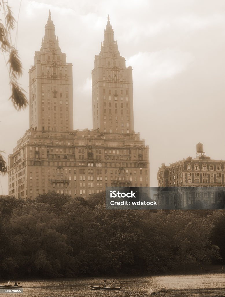 APARTAMENTO Towers lago de Central Park - Foto de stock de Aire libre libre de derechos