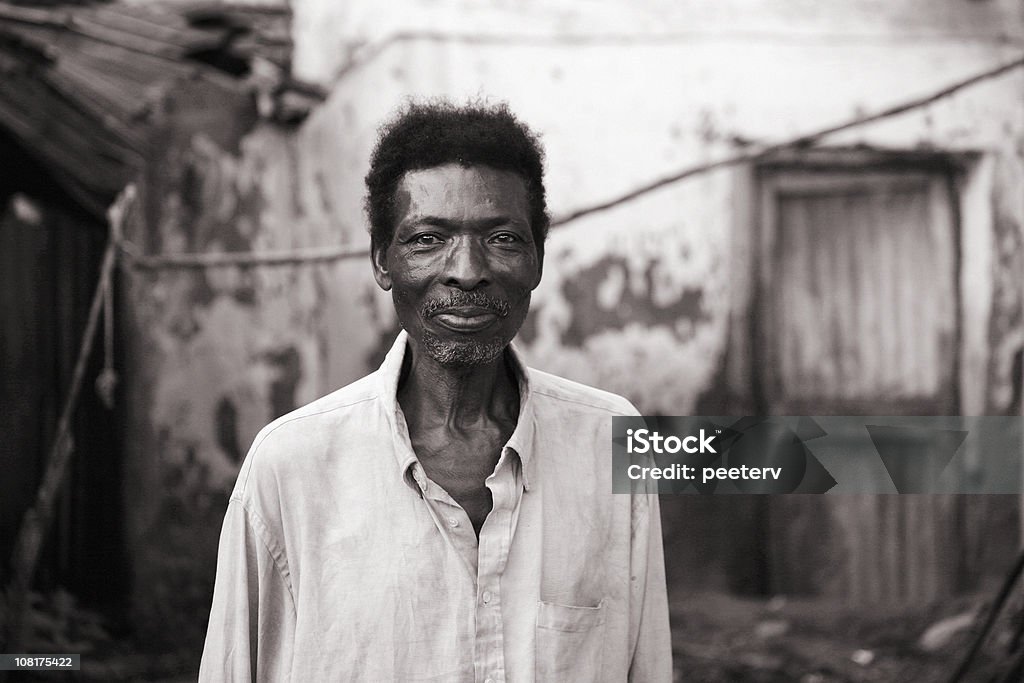 Пожилые африканских человек, черный и белый - Стоковые фото Стиль ретро роялти-фри
