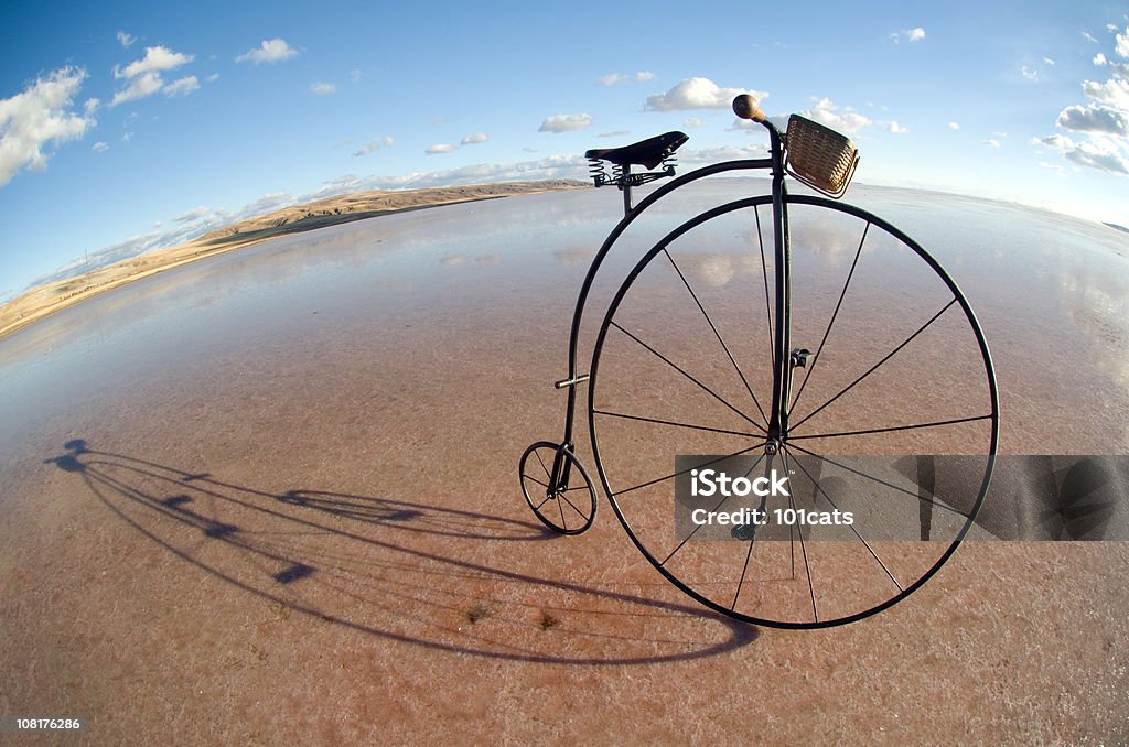 Stary Rower - Zbiór zdjęć royalty-free (Antyczny bicykl)