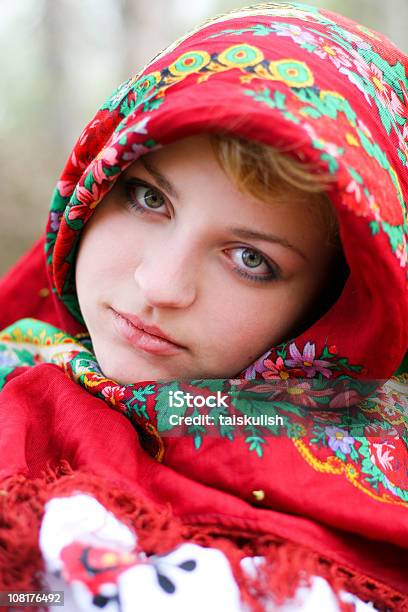 Foto de Beleza Russo e mais fotos de stock de Sarafan - Vestido tradicional - Sarafan - Vestido tradicional, Cultura Russa, Povo Russo