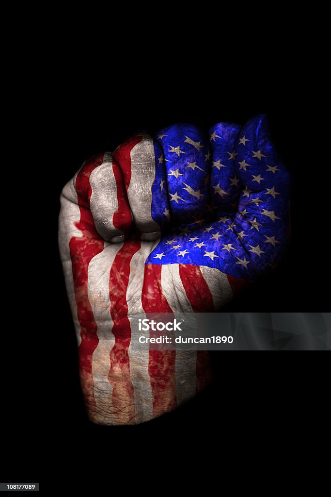 Clenched 拳、アメリカの国旗ペインティッド、絶縁にブラック - アメリカ国旗のロイヤリティフリーストックフォト