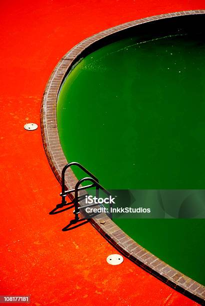 グリーンのプール - プールのストックフォトや画像を多数ご用意 - プール, 緑色, オレンジ色