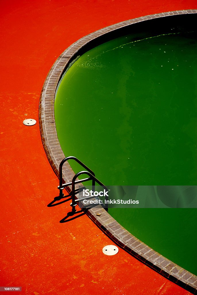 Piscina verde - Foto de stock de Piscina royalty-free