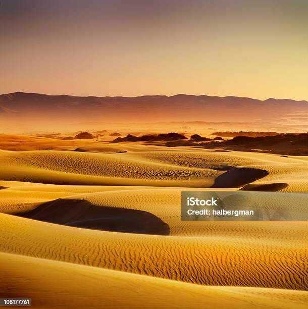 Foto de Dunas De Areia De Paisagem e mais fotos de stock de Amarelo - Amarelo, Areia, Cena de tranquilidade