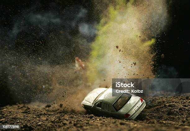 Auto Schlagen Filmtitle Stockfoto und mehr Bilder von Explodieren - Explodieren, Landmine, Bergbau