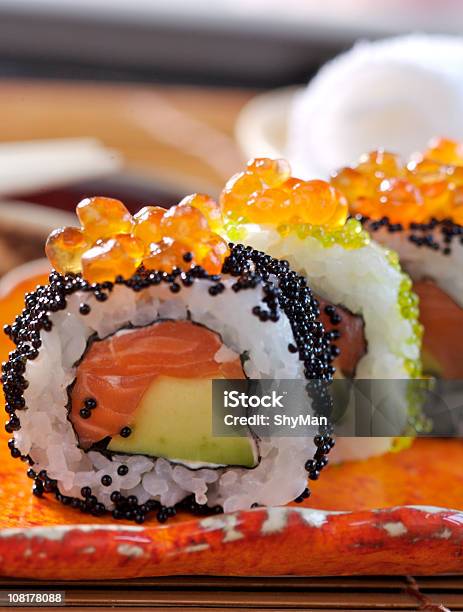 Maki Sushi - Fotografie stock e altre immagini di Alimentazione sana - Alimentazione sana, Avocado, Caviale