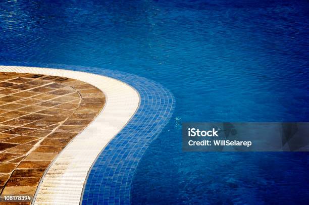 Foto de Água Fria e mais fotos de stock de Ao Lado de Piscina - Ao Lado de Piscina, Azul, Cena Não-urbana