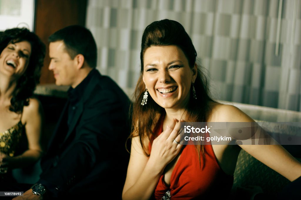 Attraente donna Ridere - Foto stock royalty-free di Amicizia