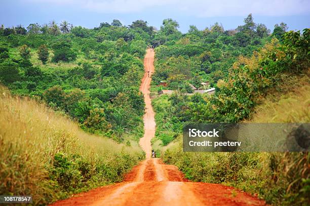 시골길 붉은 흙 중유럽식 시골의 도로 베냉에 대한 스톡 사진 및 기타 이미지 - 베냉, 아프리카, 풍경