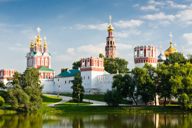 novodevichy convent in moscow, russia - novodevichy convent imagens e fotografias de stock