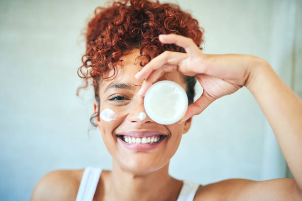 istock Now all I see is clear skin! 1081906418