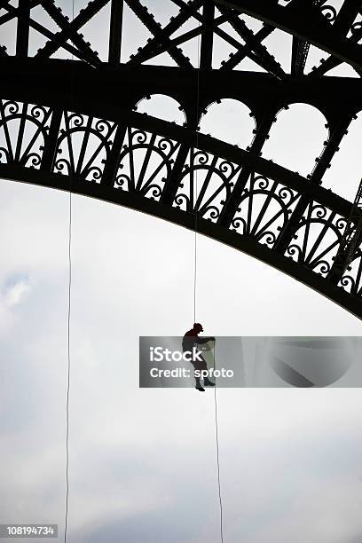Rappel Stockfoto und mehr Bilder von Arbeiter - Arbeiter, Eiffelturm, Hängen