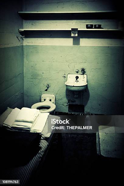 Cellula Di Alcatraz - Fotografie stock e altre immagini di Cella - Cella, Ambientazione interna, Bagno domestico