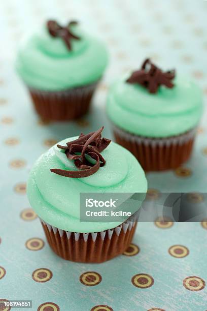 Hortelã Cupcakes De Chocolate - Fotografias de stock e mais imagens de Rebuçado de hortelã - Rebuçado - Rebuçado de hortelã - Rebuçado, Bolinho, Chocolate