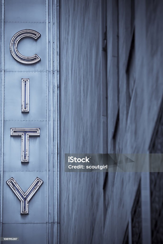 city neon-Zeichen mit Gebäude in blauen Farben - Lizenzfrei Buchstabe T Stock-Foto