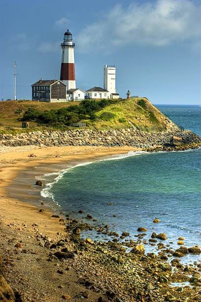 montauk farol e o porto - the hamptons long island lighthouse - fotografias e filmes do acervo