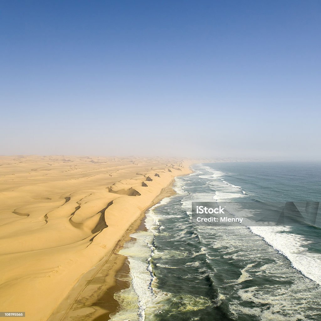 dunes von namib meeting Atlantischen Ozean - Lizenzfrei Namibia Stock-Foto