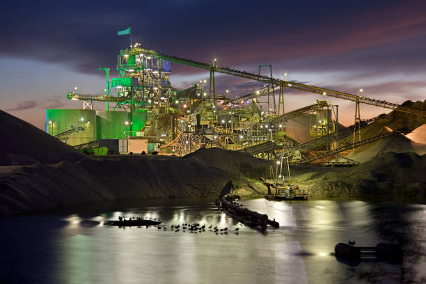 istock Gravel Plant At Night 108195762