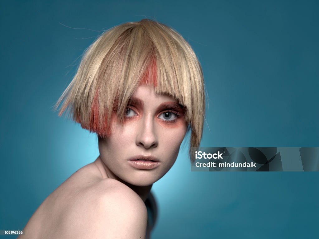 Piękny model blond! - Zbiór zdjęć royalty-free (Barwne tło)
