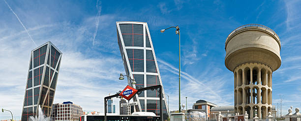 porto de europa madri plaza castilla arranha-céus panorama espanha - southern europe public transportation international landmark local landmark - fotografias e filmes do acervo