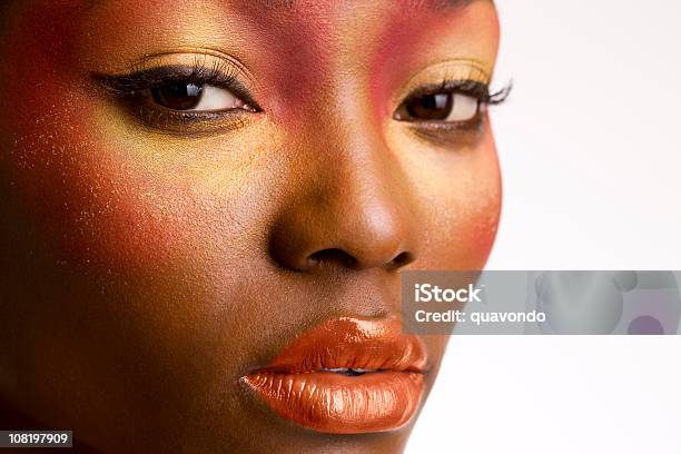 Foto de Afroamericana Mulher Jovem Beleza Retrato Closeup e mais fotos de stock de Maquiagem