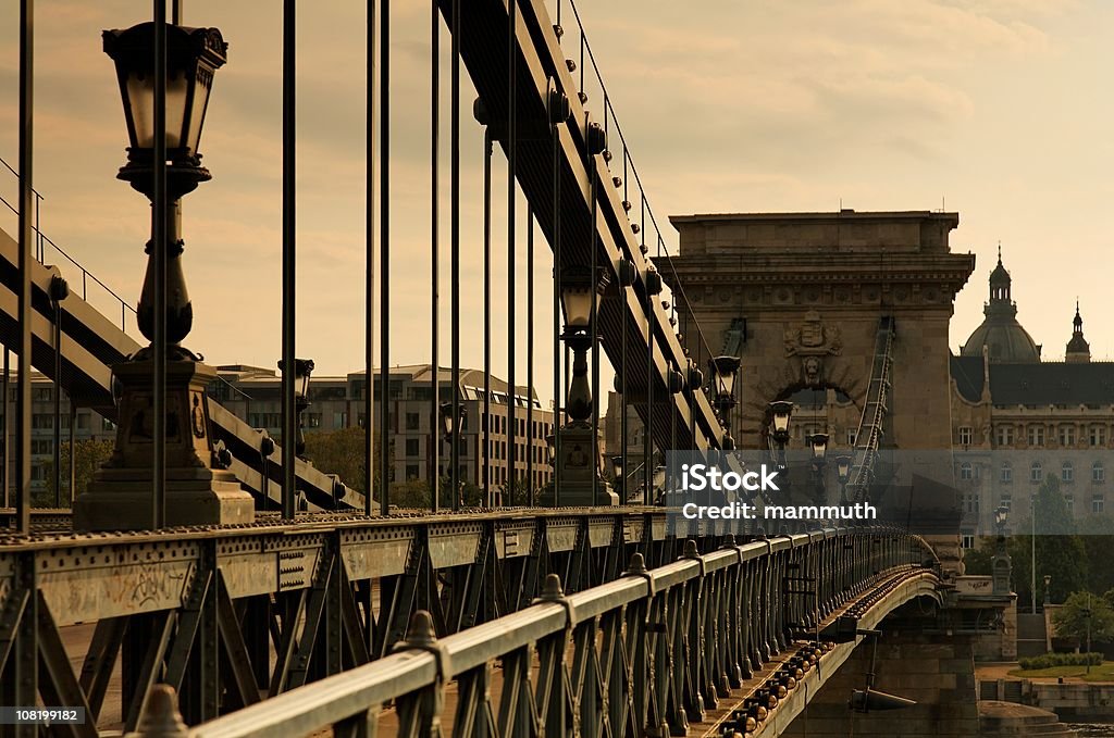 Kettenbrücke. Sepia - Lizenzfrei Eisen Stock-Foto
