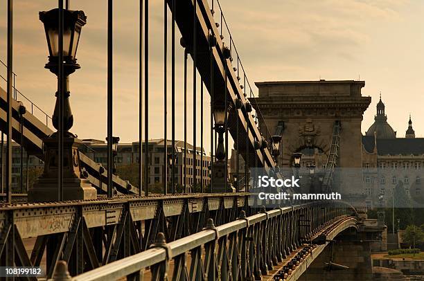 Ponte Das Correntes Sépia - Fotografias de stock e mais imagens de Ferro - Metal - Ferro - Metal, Ponte das Correntes - Ponte suspensa, Amanhecer