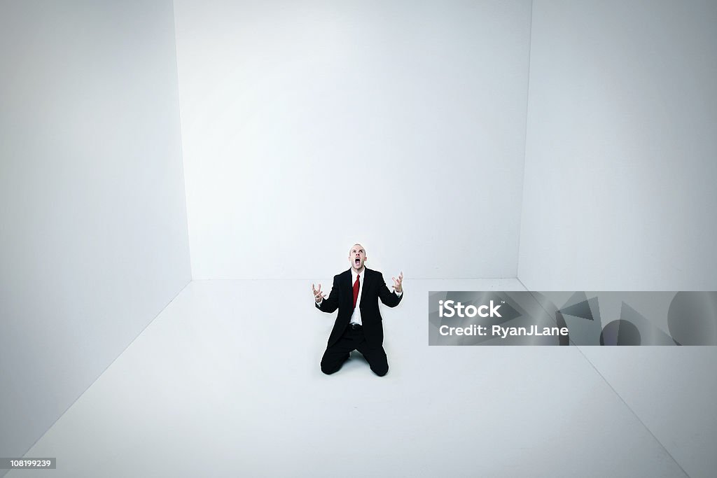 En una caja blanca habitación - Foto de stock de Locura libre de derechos