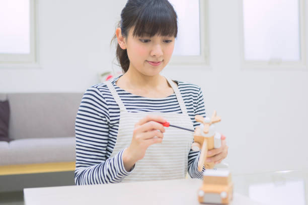 istock Women Who do DIY 1081993402