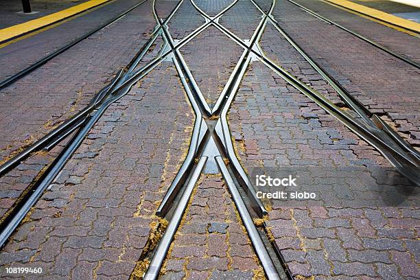 Przejście Kolejowy - zdjęcia stockowe i więcej obrazów Estakada - Skrzyżowanie dróg - Estakada - Skrzyżowanie dróg, Tor kolejowy, Bez ludzi