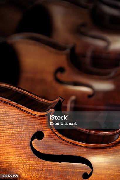 Foto de Violino Shop e mais fotos de stock de Curva - Forma - Curva - Forma, Equipamento Musical, Família do violino