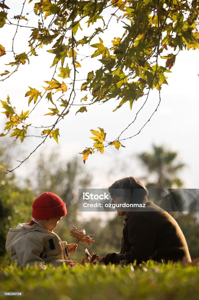 Grand-mère et son petit-fils - Photo de Adulte libre de droits